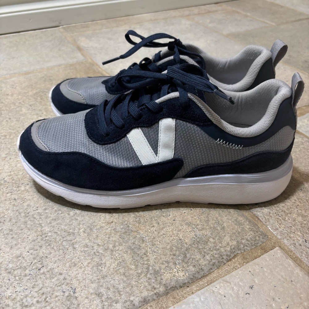 Vionic Ayse - Women's Lace-up Gray/Navy Blue Sneakers Size 9